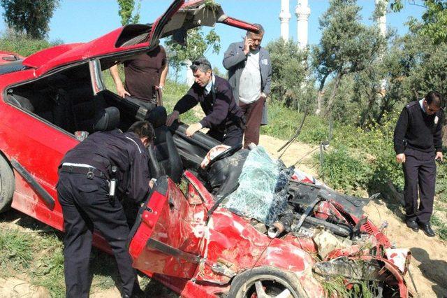 Manavgat'ta Trafik Kazası: 1 Ölü, 1 Yaralı