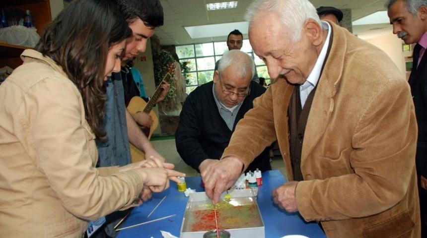 Gen&ccedil;lik Merkezi &Uuml;yeleri Huzurevini Ziyaret Etti