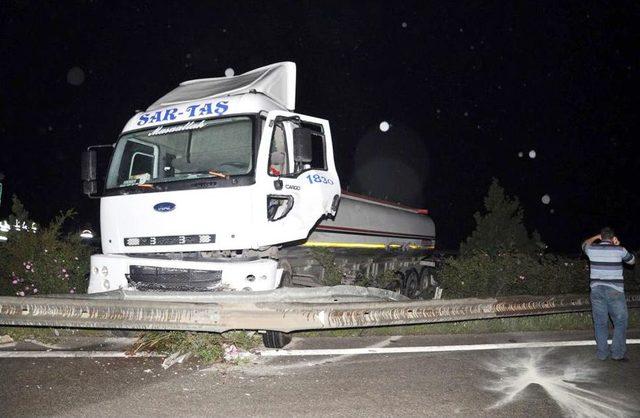 Otobanda Zincirleme Kaza: 1 i Ağır 3 Yaralı 1