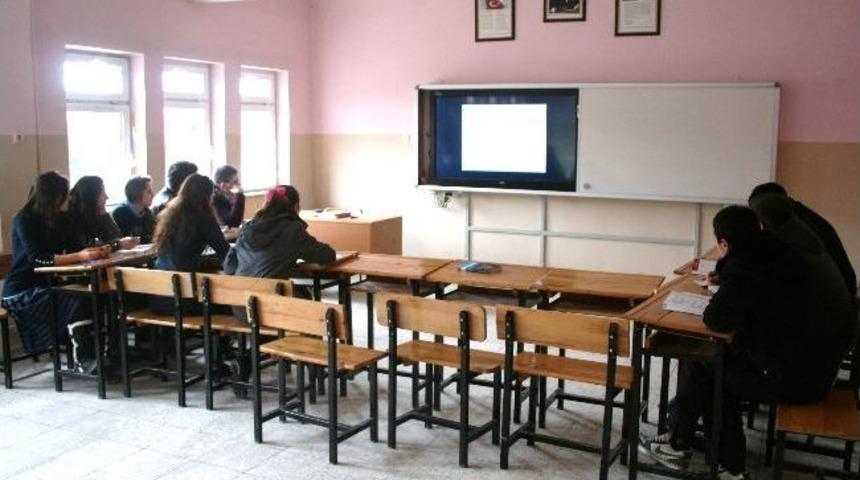 Gediz Anadolu Lisesi &Ouml;ğrencileri "akıllı Et&uuml;t" Projesi İle Sınavlara Hazırlanacak