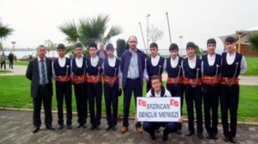 Erzincan Gen&ccedil;lik Merkezi T&uuml;rk Halk Oyunları Yarışmasında Birinci Oldu