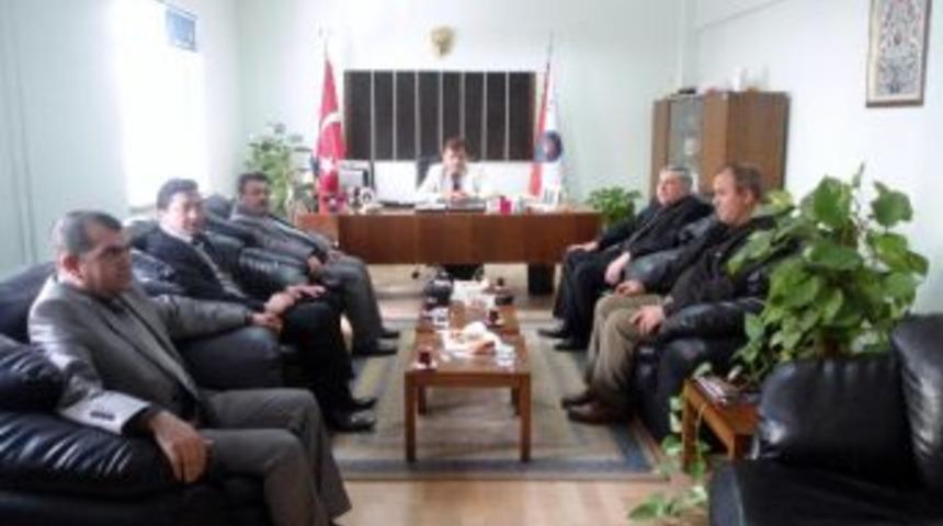 Gediz Amat&ouml;r Spor Kul&uuml;p Y&ouml;neticileri Emniyet M&uuml;d&uuml;r&uuml; &Ccedil;ağlar'ı Ziyaret Etti