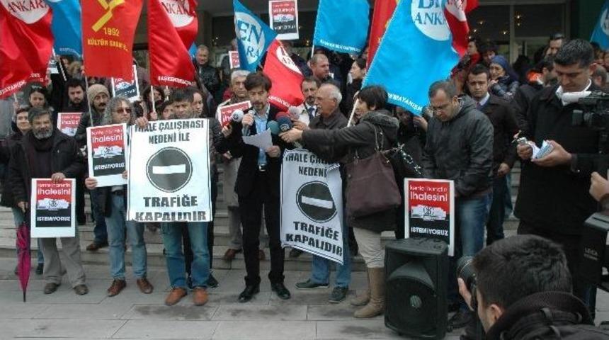 Ak&uuml;n Ve Şinasi Sahnelerin Satışı Protesto Edildi
