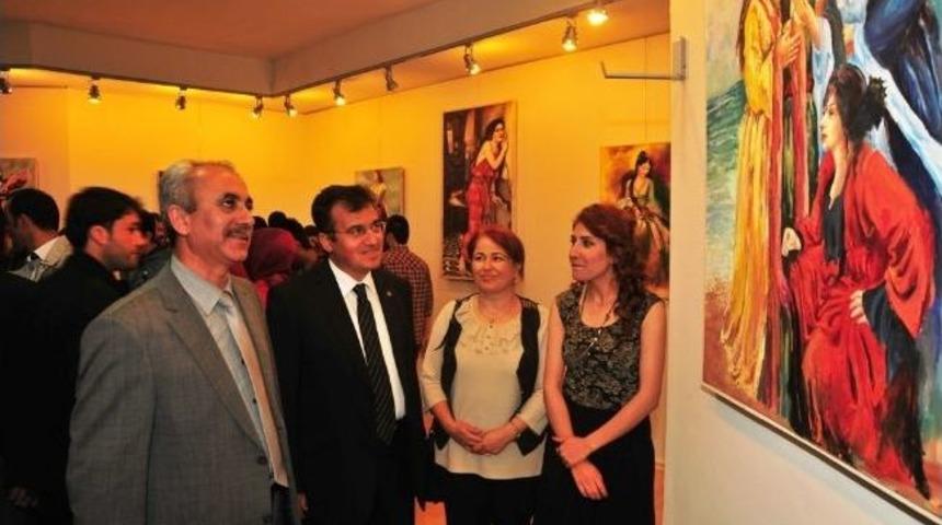 Yy&uuml; &Ouml;ğrencisi Esen İlk Resim Sergisini A&ccedil;tı