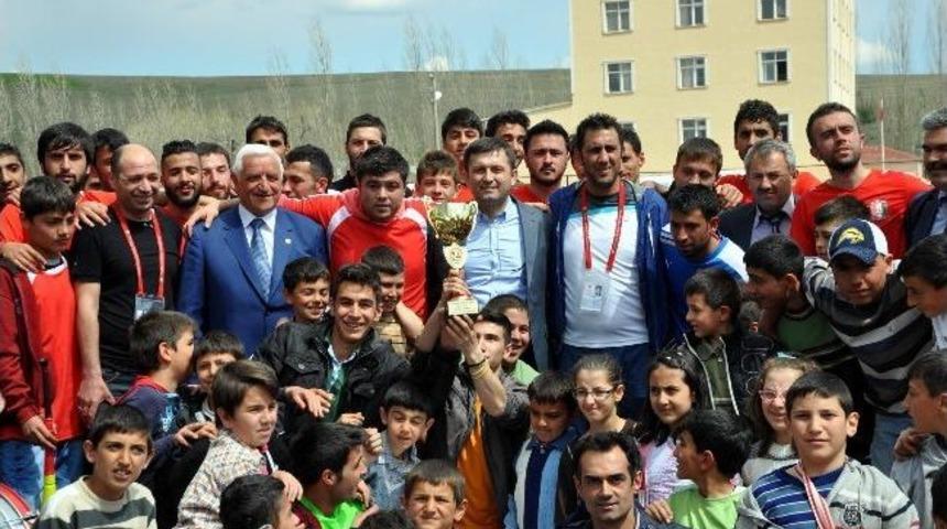 Yıldızeli Birlikspor Namağlup Şampiyon Oldu