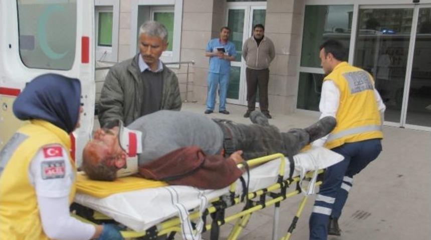 Kırşehir&rsquo;de Trafik Kazası: 2&rsquo;si Ağır 3 Yaralı