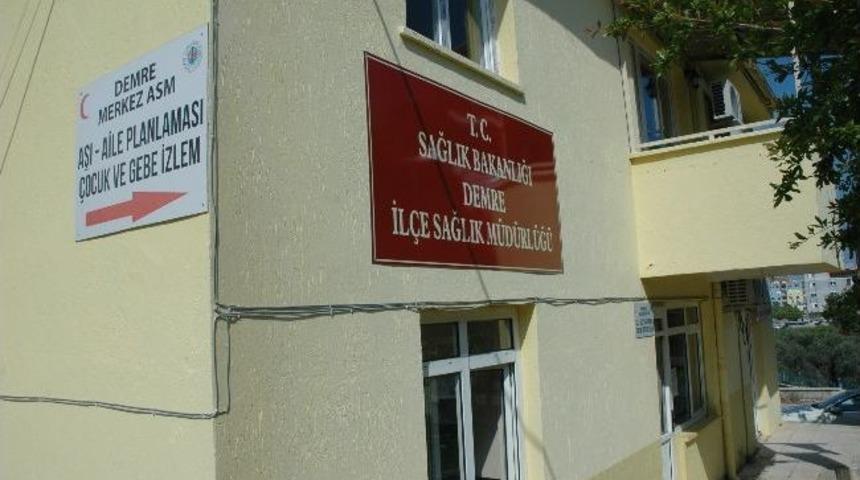 Demre&rsquo;de Aile Hekimlerinden İş Bırakma Eylemi