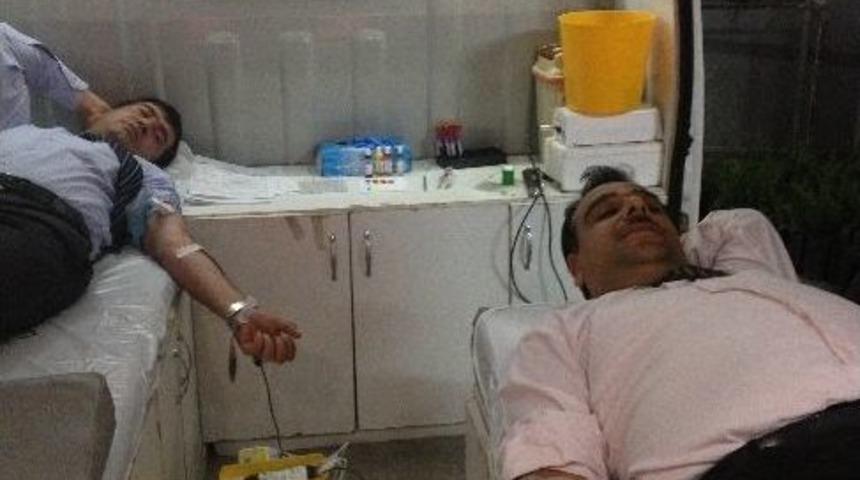 Kutlu Doğum Haftası'nda Din G&ouml;revlileri Kan Bağışı