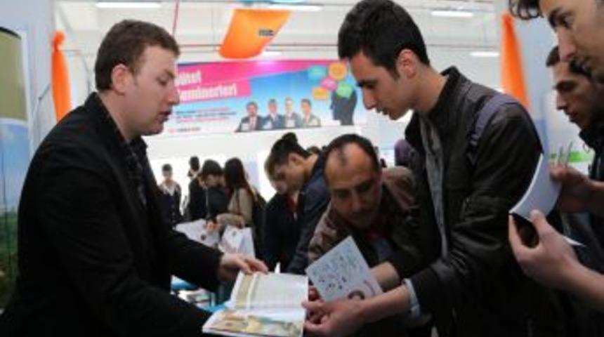 &Uuml;niversite Adayları Başakşehir&rsquo;de Buluştu