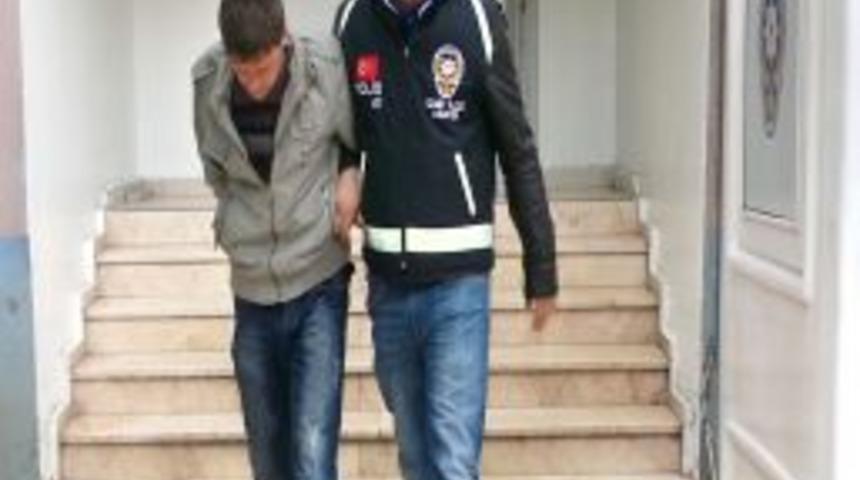 Bir G&uuml;n &Ouml;nce Telefon &Ccedil;aldığı D&uuml;kkana Ikinci Kez Gelince Yakayı Ele Verdi