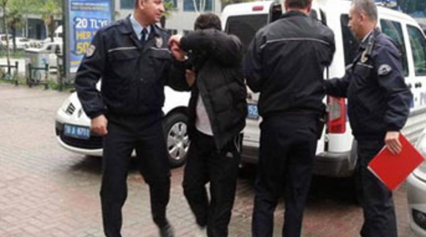 Tecav&uuml;zden bı&ccedil;akla kurtuldu