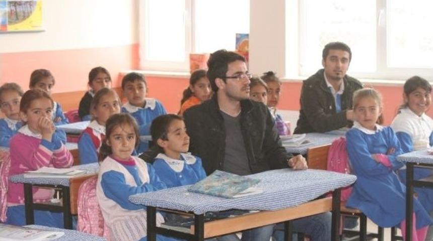 Zonguldaklı &Ouml;ğrencilerden Van&rsquo;a Kitap Yardımı