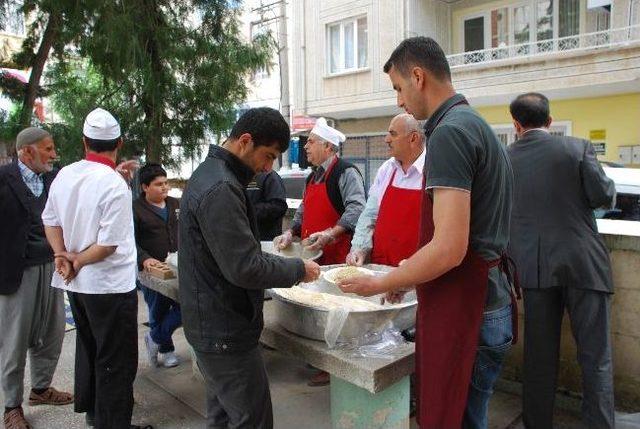 500 Kişilik Pilav Dağıtıldı