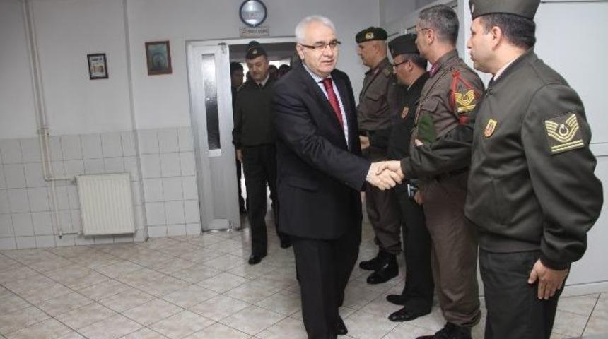 Rize Valisi Çakır Kahvaltıda Askerlerle Buluştu