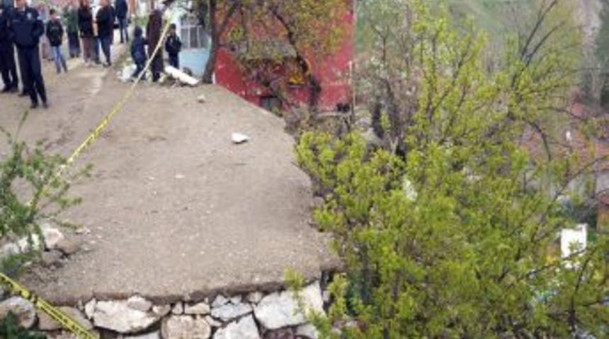 G&ouml;&ccedil;&uuml;kte Kalan 3 Yaşındaki &Ccedil;ocuk Ağır Yaralandı