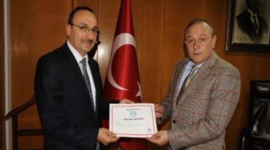 Vali Kızılcık &Ccedil;elenk&rsquo;i Konya&rsquo;ya Uğurladı