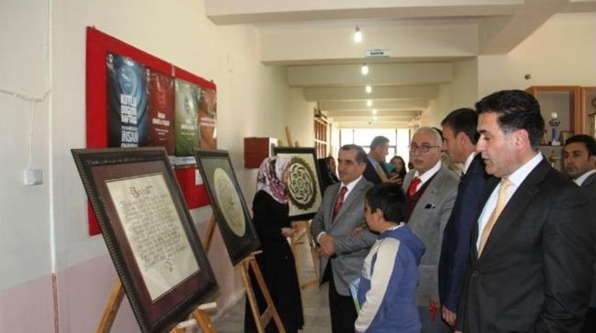 Van&rsquo;da &Ouml;ğrencilerin Hat Sanatı Sergisi