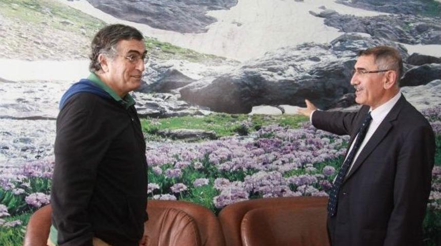 Gazeteci Hasan Cemal Hakkari&rsquo;de