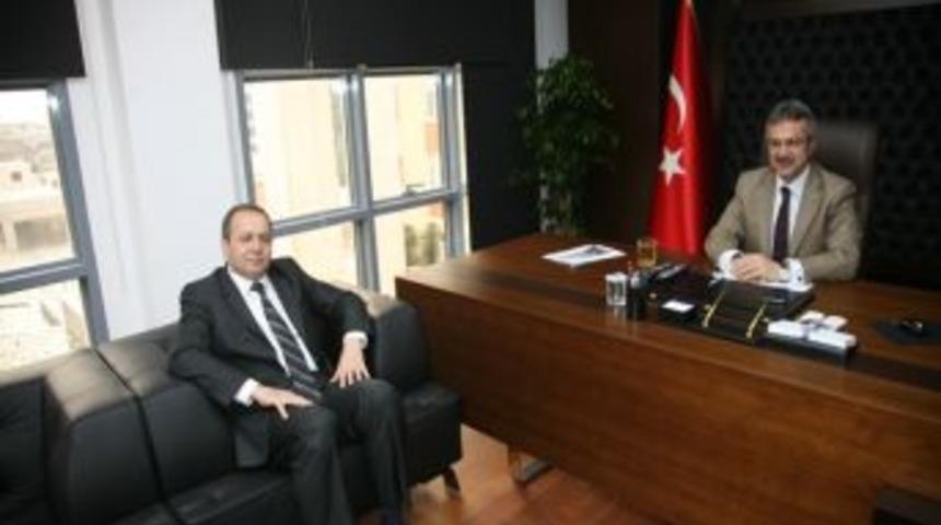 Başkan K&ouml;şker Kaymakam G&ouml;&ccedil;&rsquo;&uuml; Meydanda Ağırladı