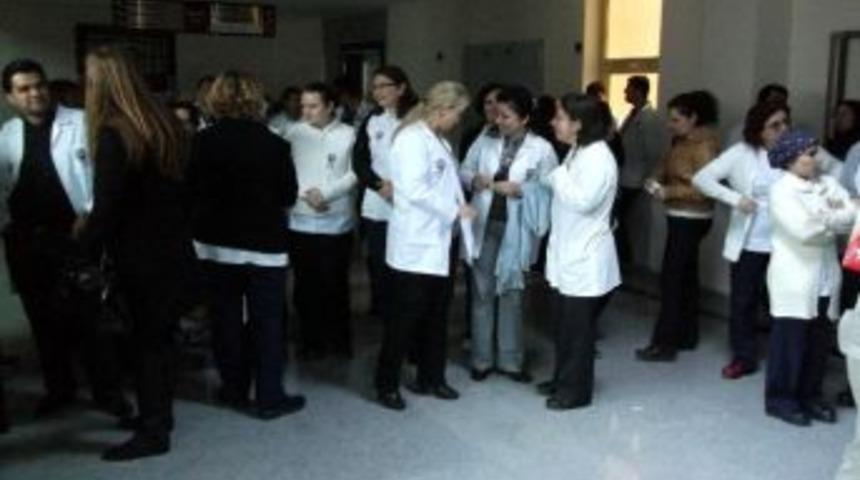 Tabip Odası Sağlık &Ccedil;alışanlarına Y&ouml;nelik Şiddetin &Ouml;nlenmesini İstiyor