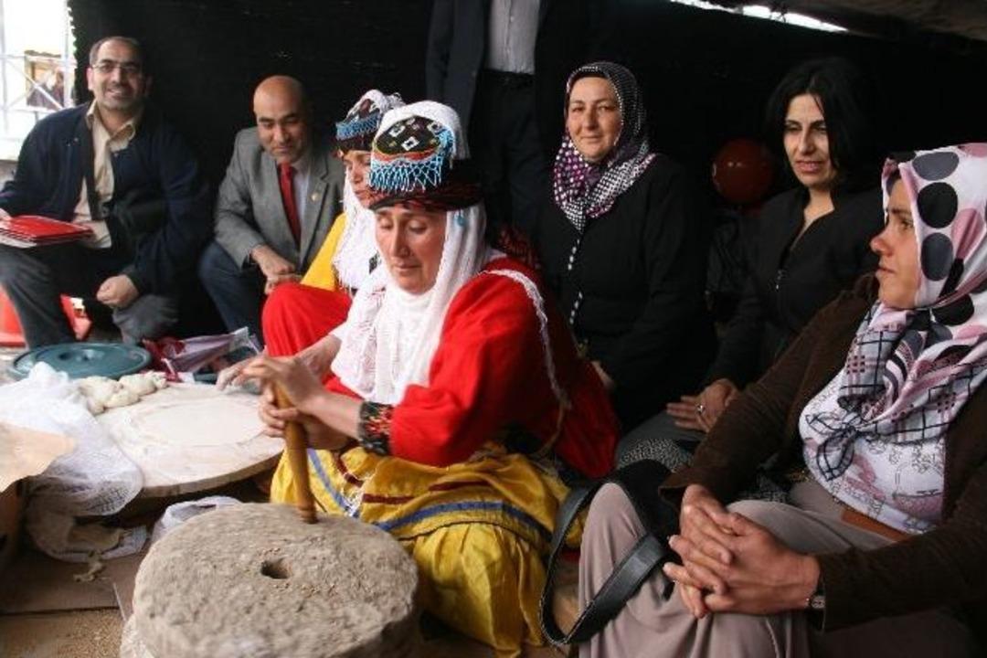 Iğdır&rsquo;da Turizm Etkinliklerinde Renkli G&ouml;r&uuml;nt&uuml;ler Sergilendi