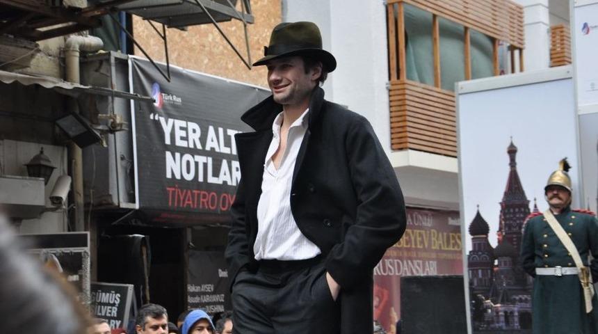 Rus Edebiyatının Kahramanları Podyuma &Ccedil;ıktı