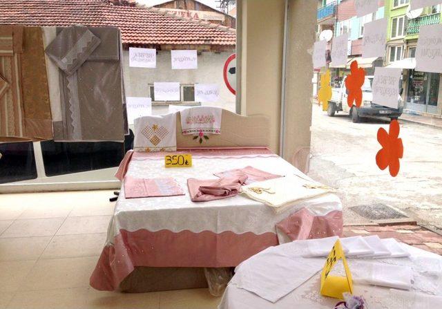 Boz&uuml;y&uuml;k te Ihtiya&ccedil; Sahipleri Yararına Kermes 1