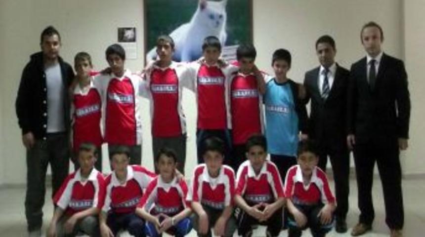 Kardeşlik K&ouml;pr&uuml;s&uuml; Futbolla Pekişiyor