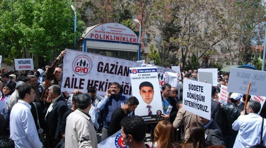 Ersin Arslan, Adını Taşıyan Hastanenin &Ouml;n&uuml;nde Anıldı