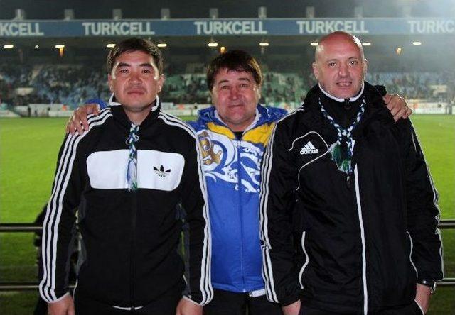 Kazak Sporseverlerden Rizespor’a Destek