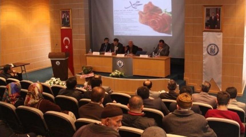 İlahiyat Fak&uuml;ltesi&rsquo;nde &ldquo;hz. Peygamber (sav) Ve İnsan Onuru&rdquo; Konulu Panel D&uuml;zenlendi