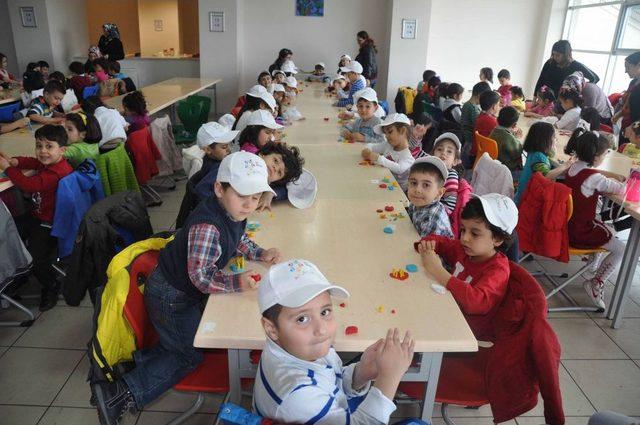 Okul &Ouml;ncesi &Ccedil;ocukları H&uuml;nerlerini Sergiledi 1