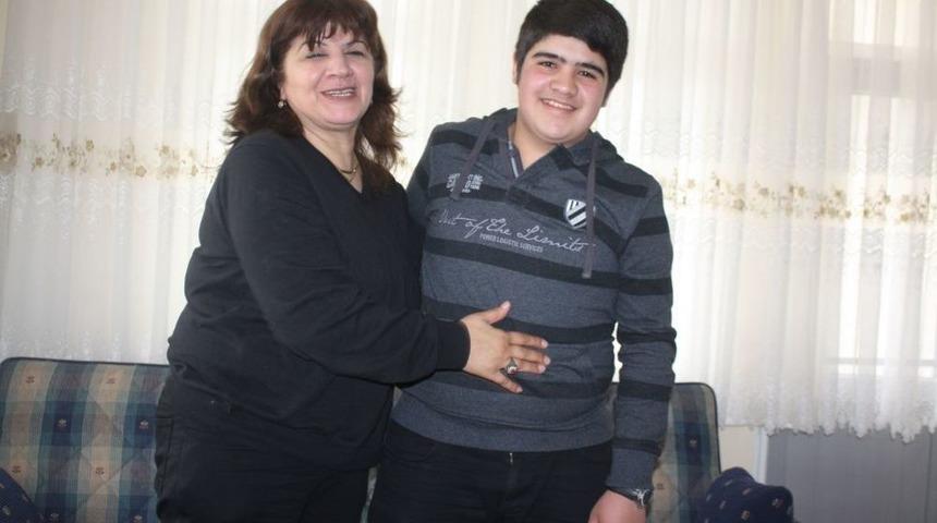 &Ccedil;ocuk Hasretini Koruyucu Aile Olarak Dindirdi