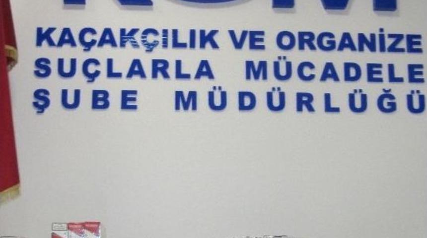 B&uuml;fede &Ccedil;alışan Gen&ccedil; Bin 67 Paket Ka&ccedil;ak Sigarayla Yakalandı