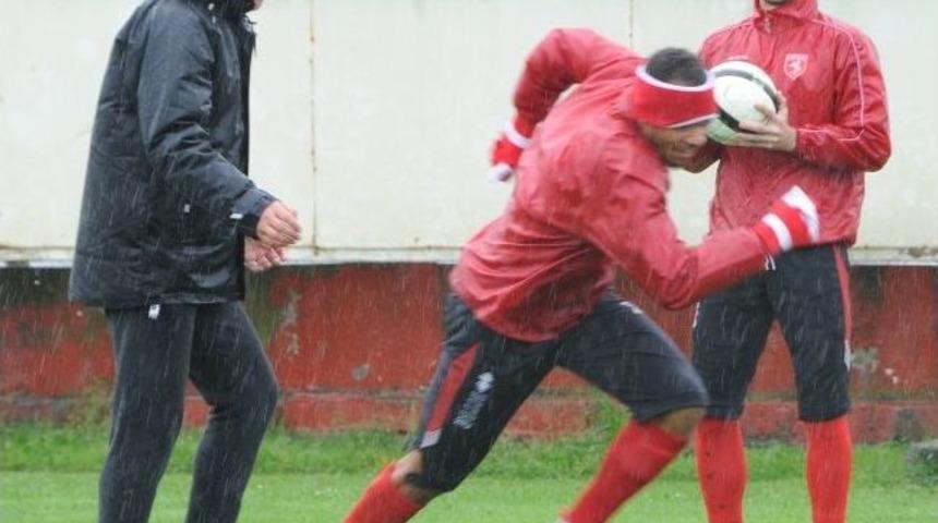 Sırılsıklam İdman