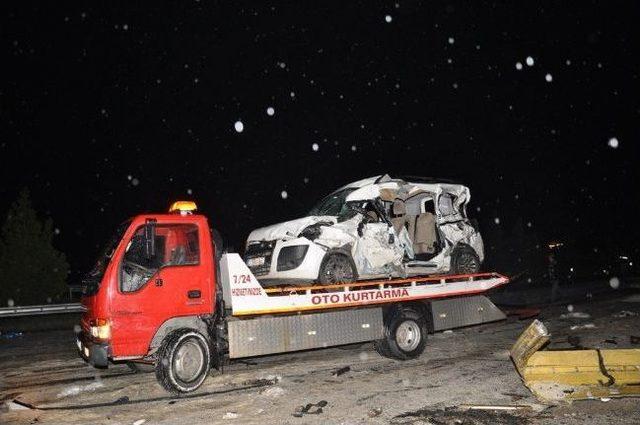 Otoyolda Zincirleme Trafik Kazası: 3 Yaralı