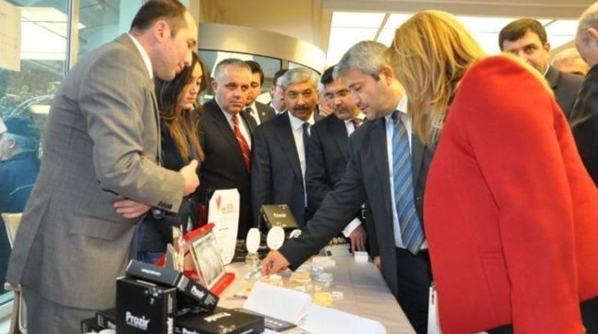 Dp&uuml;'l&uuml; &Ouml;ğretim &Uuml;yesine '&uuml;r&uuml;n Geliştirme' &Ouml;d&uuml;l&uuml;