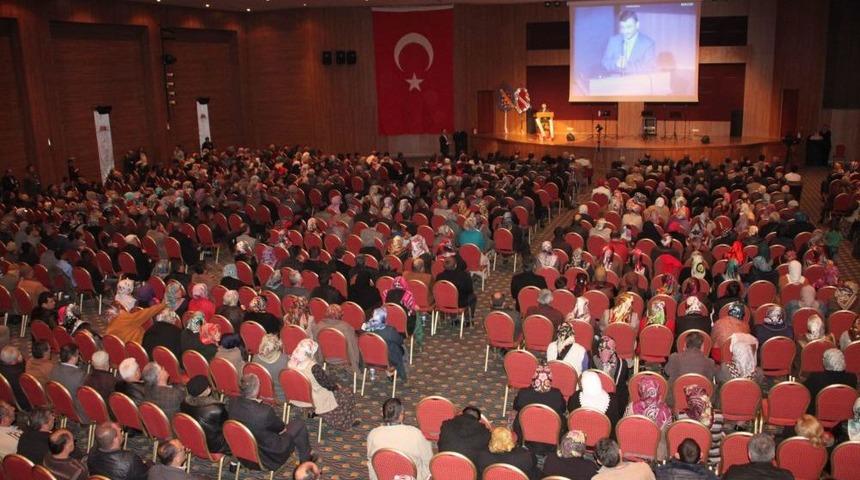 Do&ccedil;. Dr. Akg&uuml;l: Hz. Peygamber Kadının Onurunu Olması Gereken Yere &Ccedil;ıkardı