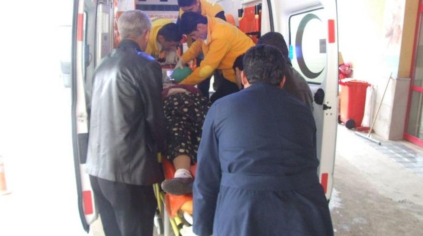 &Ccedil;i&ccedil;ekdağı&rsquo;nda Trafik Kazası: 4 Yaralı