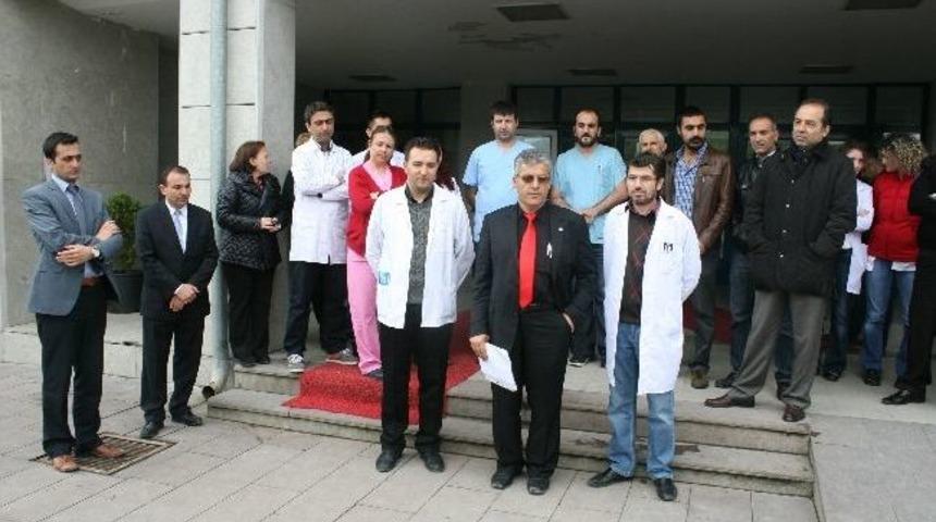 Ses Sağlık &Ccedil;alışanlarına Şiddete Tepki G&ouml;sterdi
