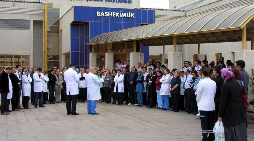 D&ouml;rt&ccedil;elik &Ccedil;ocuk Hastanesi Doktorları Dr. Arslan&rsquo;ı Andı