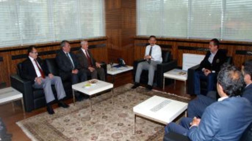 Başkan &Ouml;zhaseki, Ziyaretleri Kabul Etti