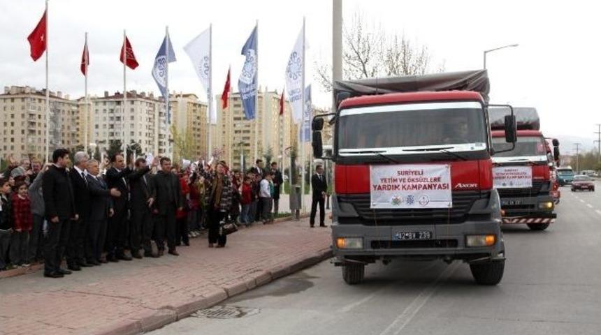 Sel&ccedil;uklu&rsquo;dan Suriyeli &Ccedil;ocuklara Kardeş Eli