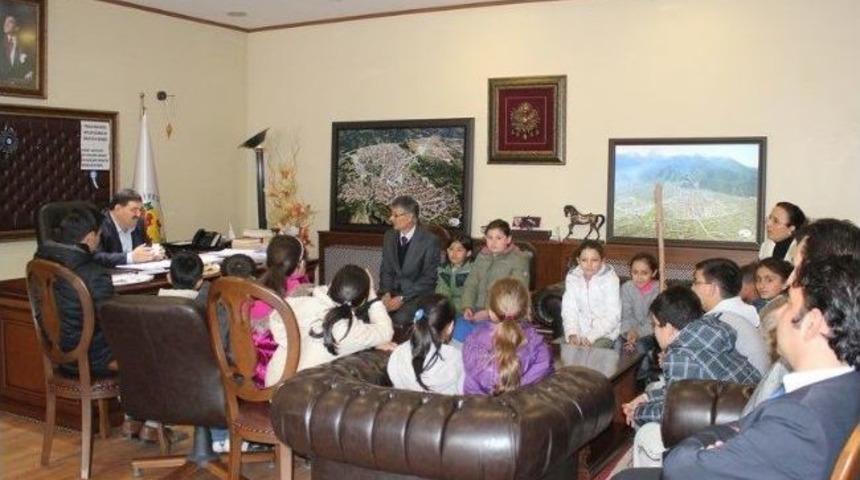 İlkokul &Ouml;ğrencilerinden Başkan Devecioğlu&rsquo;na Ziyaret