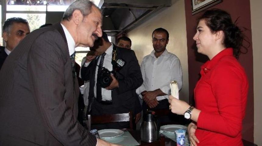 Ekonomi Bakanı Zafer &Ccedil;ağlayan Mersin'de
