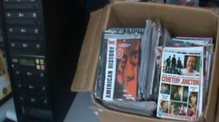 Ayvalık Polisinden Korsan CD Operasyonu