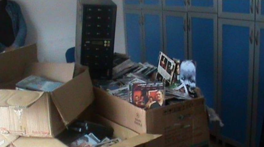 Ayvalık&rsquo;ta Korsan Cd Operasyonu