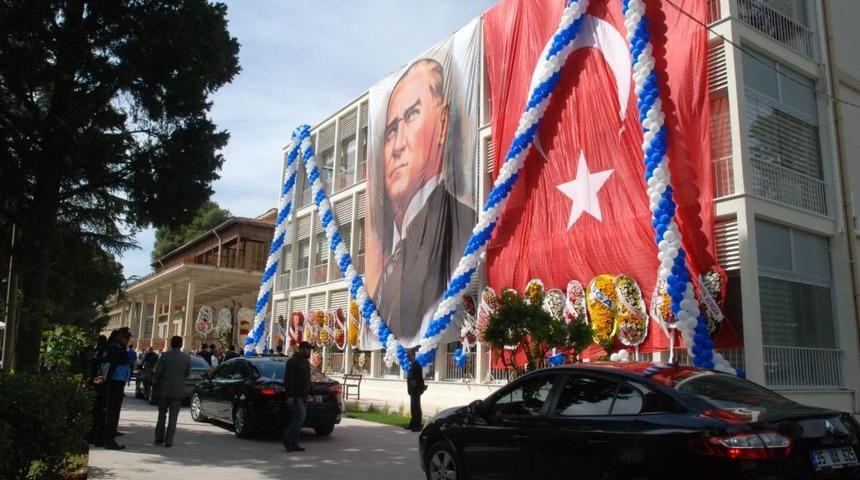 Şifa &Uuml;niversitesi, 23 Nisan Da İzmirli &Ccedil;ocuklara &Uuml;cretsiz Bakacak