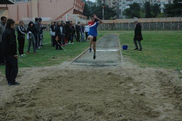 Okullar Arası Puanlı Atletizm Yarışmaları Başladı