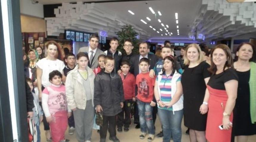 Nergis &Ouml;zel Eğitim Ve Rehabilitasyon Merkezi`nden Kermes